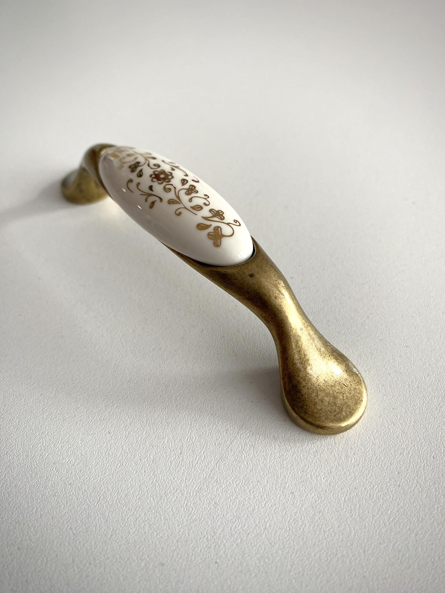 Maniglia in Porcelana