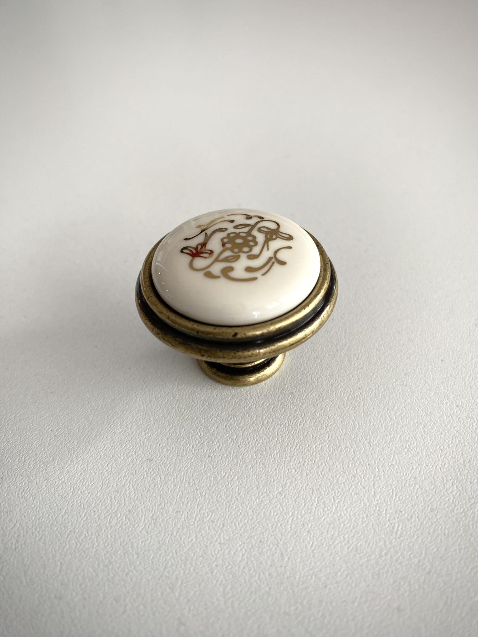 Maniglia in Porcelana