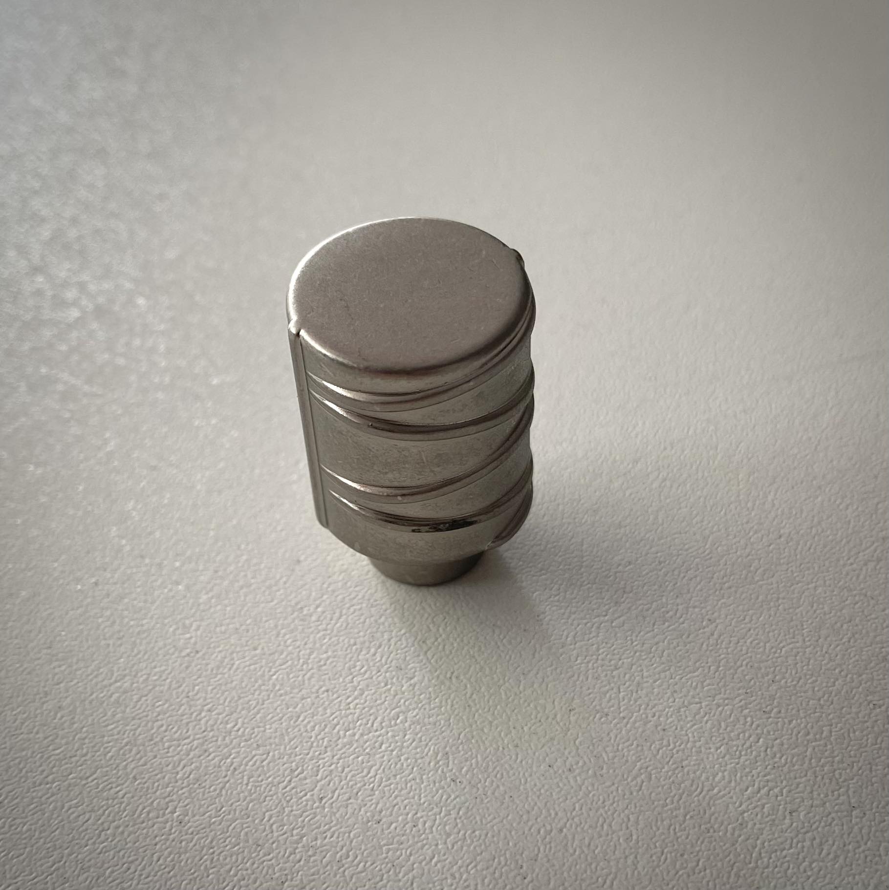 Pomolo iin zama Vintage Nickel