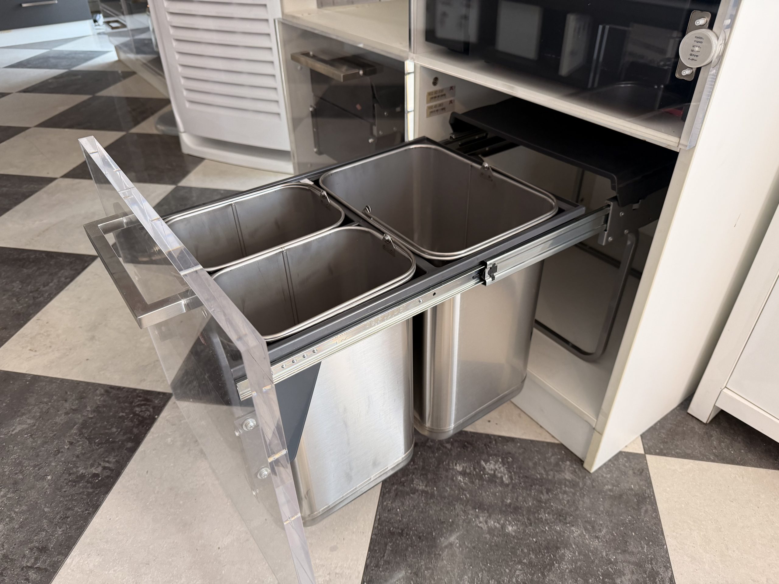 Shportë Mbeturinash 22+2x10 litra për gjerësi të kabinetit ≥400 mm