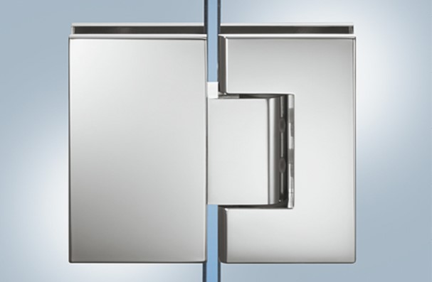 Menteshë (Bagllamë) për derën e xhamit, këndi i hapjes 180°, nikeli i lyer dhe i poluar ,trashësia e xhamit : 8-12 mm