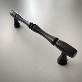 Dorezë (Doreza) për mobilie, ngjyrë e zezë , L:128mm ”Bronzo COuntry”