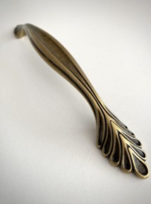 Dorezë (Doreza) për mobilie, ngjyrë e zezë-ari , L:192mm ” Antica Firenze”